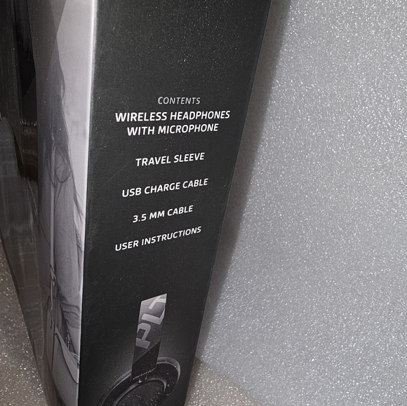 Plantronics BackBeat GO 600 Over-Ear Wireless Bluetooth Headset - Black - Picture 4 of 4